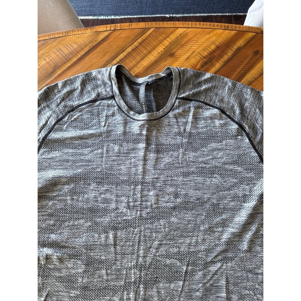 Lululemon Metal Vent Tech Short Sleeve Shirt Men’s XXL grey black camo NWT - Picture 2 of 11